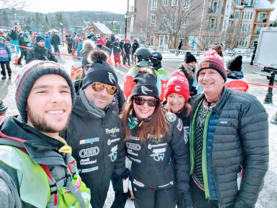 OKIOK colleagues in team jackets and winter hats at the 24h Tremblant.