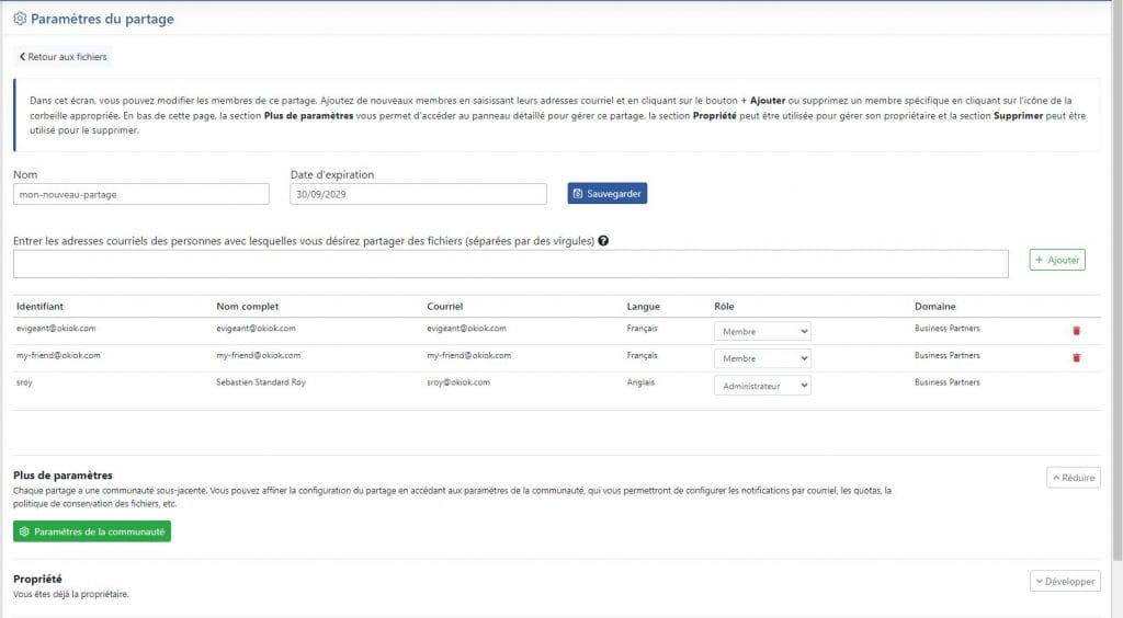 L’écran des paramètres d’un espace de partage: son nom et sa date d’expiration, un champ pour ajouter des membres par courriel, les membres actuels avec leur rôle et leur domaine, et des sections repliées pour les réglages avancés, la propriété et la suppression.